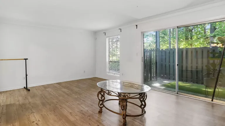 6851 Roswell Rd — Photo 13