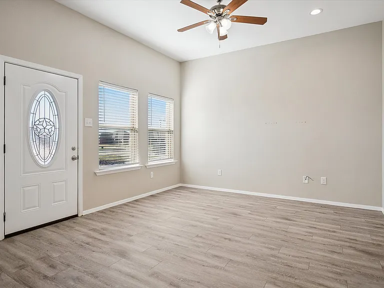 518 Wood Dr #1 — Photo 1