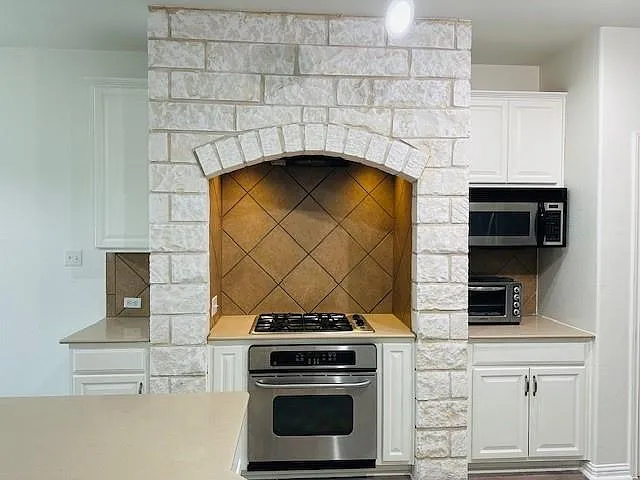 18501 Blue Pond Dr — Photo 9