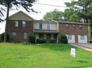 2492 Robinhood Dr, Ellenwood, GA 30294