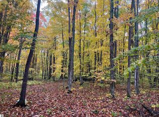 Greenleaf Ln, Grawn, MI 49637
