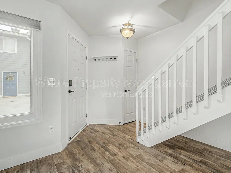 1330 S Monaco Street Pkwy #6 — Photo 2