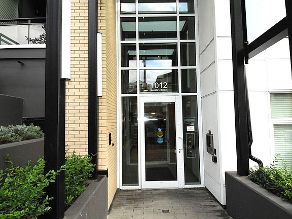 3rd image of 1012 Auckland St #307