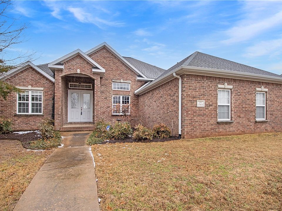 1st image of 2555 S College Dr