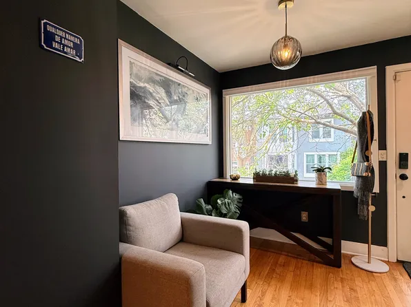 8 Carroll Place image 3 of 27