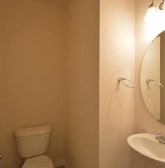 6022 Kentworth Dr — Photo 8