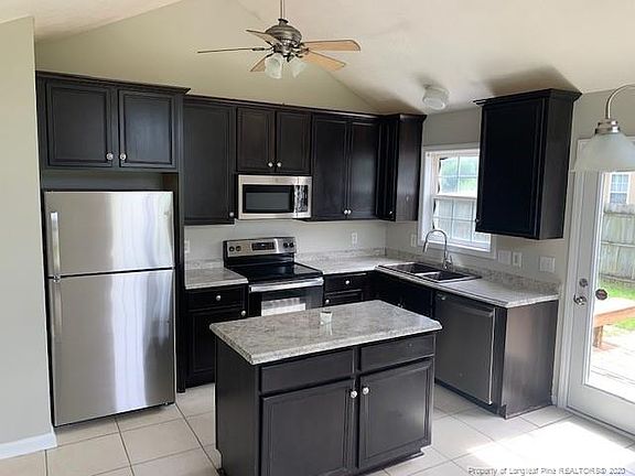 3rd image of 106 Manteo Dr