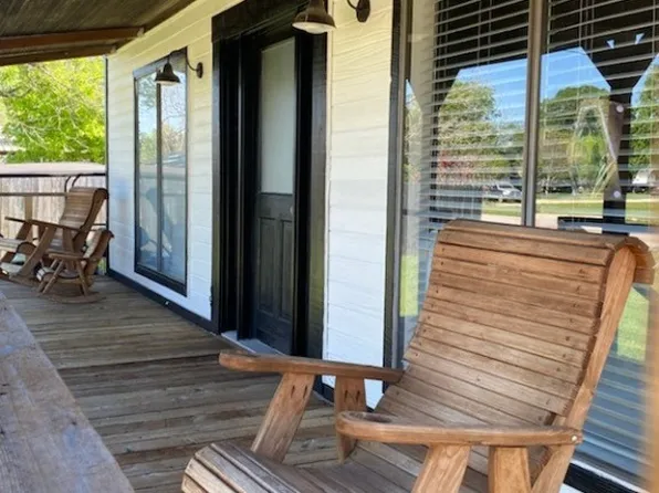 319 W Village Rd, Salado, TX 76571