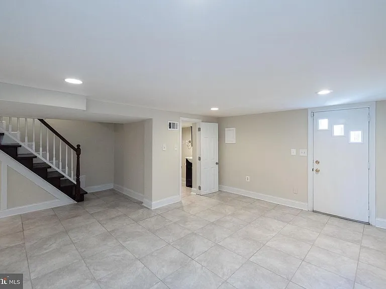 465 Luray Pl NW — Photo 13