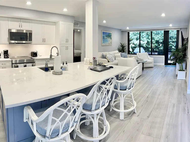 1556 S Ocean Ln #103 — Photo 8