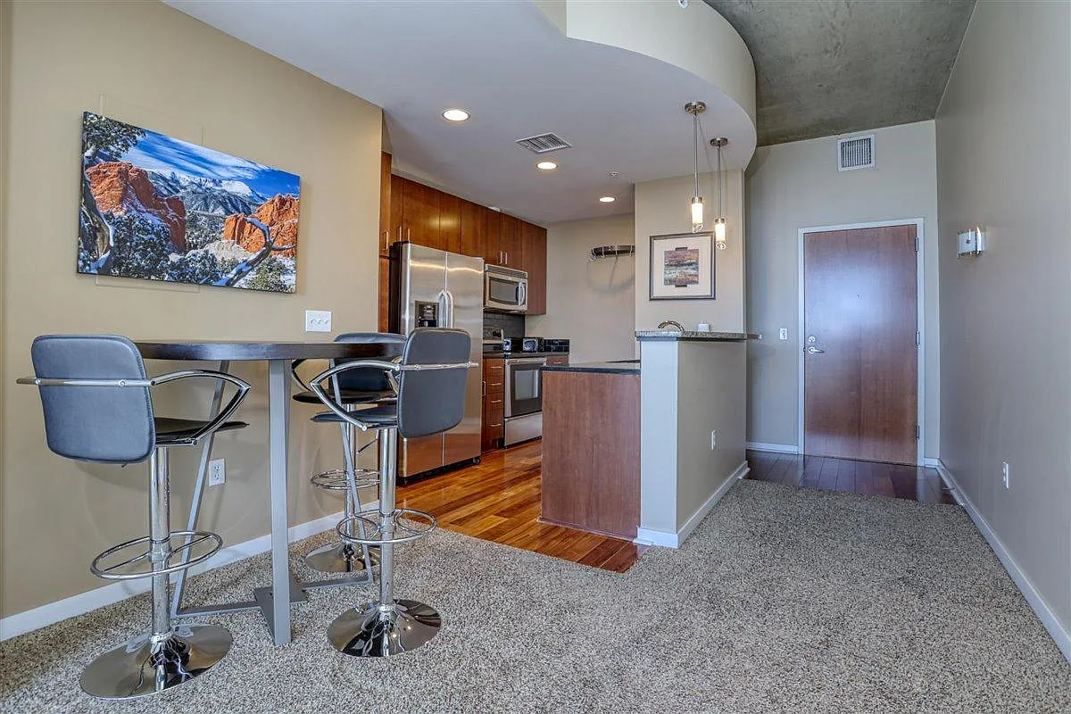 1 bed, 658 sqft, $2,800 — Photo 2