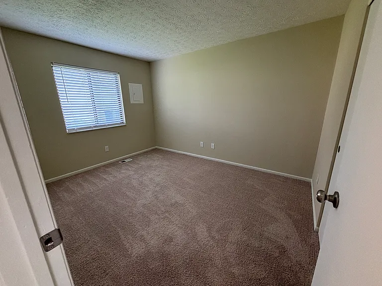 1826 Stoneview Ct — Photo 12