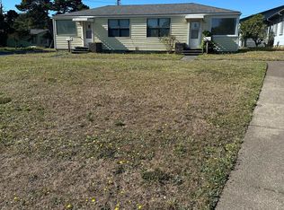 930 SW Angle St, Newport, OR 97365