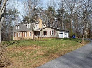 1007 4th Avenue Dr NW, Conover, NC 28613
