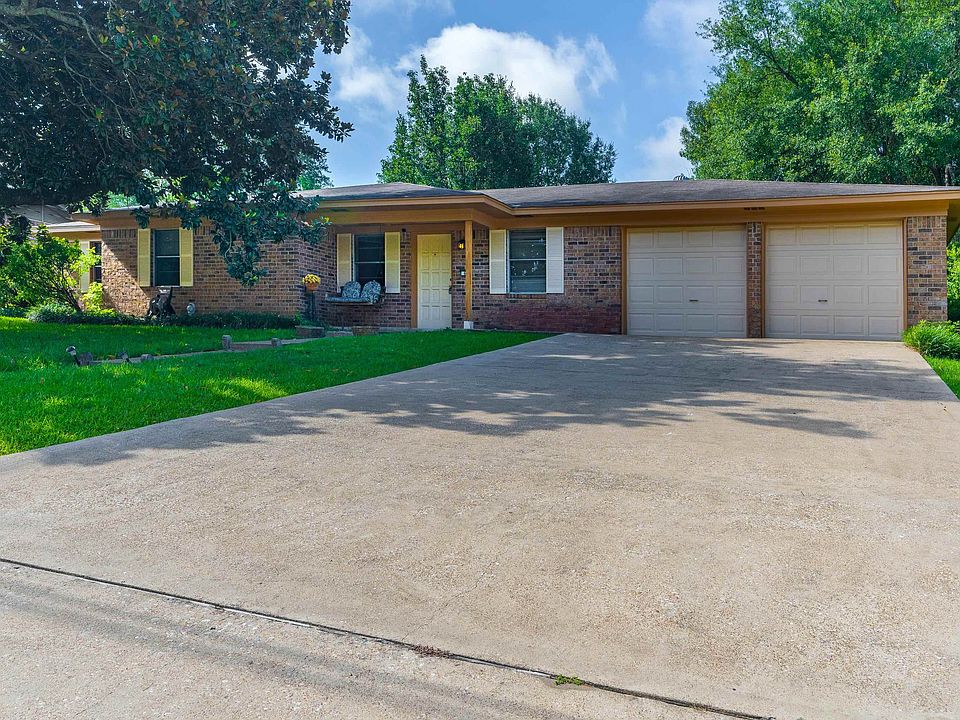 1st image of 620 Green Oak Dr