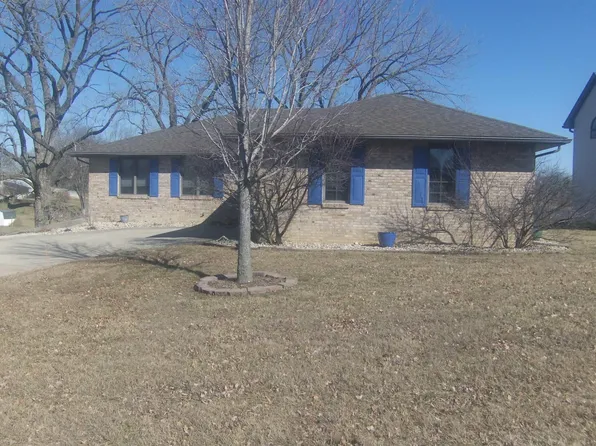 401 Charter Oak Dr, Sherman, IL 62684