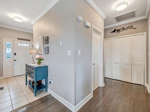 5th image of 2302 Lake Retreat Rd