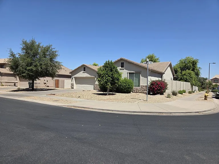 1828 E Beverly Rd — Photo 38