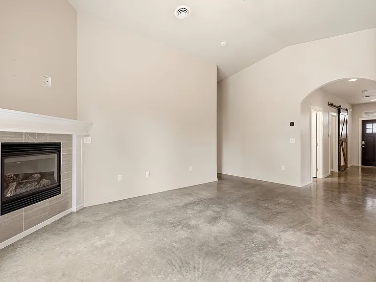 3906 E 31st Ave — Photo 13