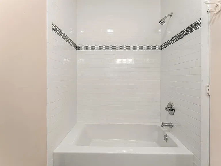 809 Park Ave #8/4R — Photo 9