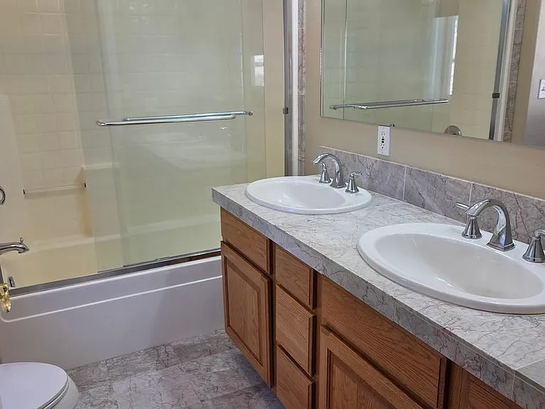 20800 W Willow Springs Dr — Photo 8