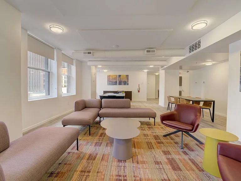 Lofts at 629 Euclid — Photo 8