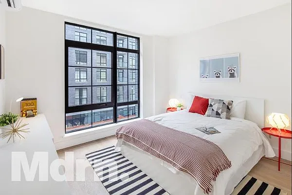 Rented by Mdrn Residential | media 48