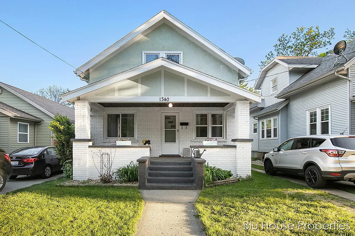 1340 Walker Ave NW photo 1
