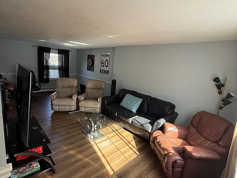 649 Albert St #5 — Photo 15