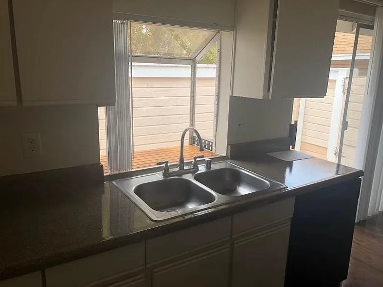 550 Williamson Ave #15 — Photo 14
