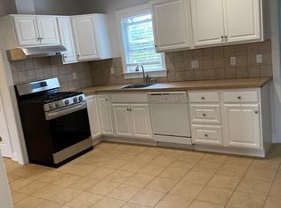 30 Harold Ave APT 1, Greenwich, CT 06830