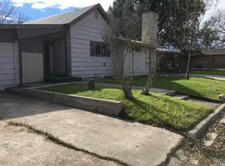 903 E 5th St, Ozona, TX 76943