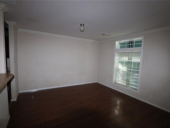 4th image of 2054 Carnot St
