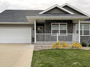 6408 Prairie Sage Dr SW, Cedar Rapids, IA 52404