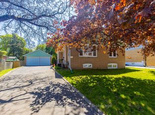 12 Canham Cres, Toronto, ON M1S 2H6
