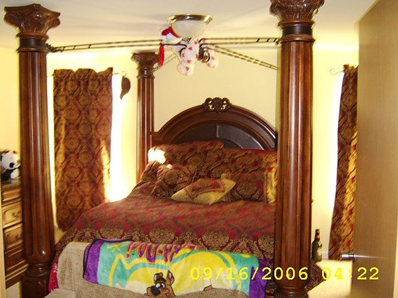 Master Bedroom (Up Fl)
