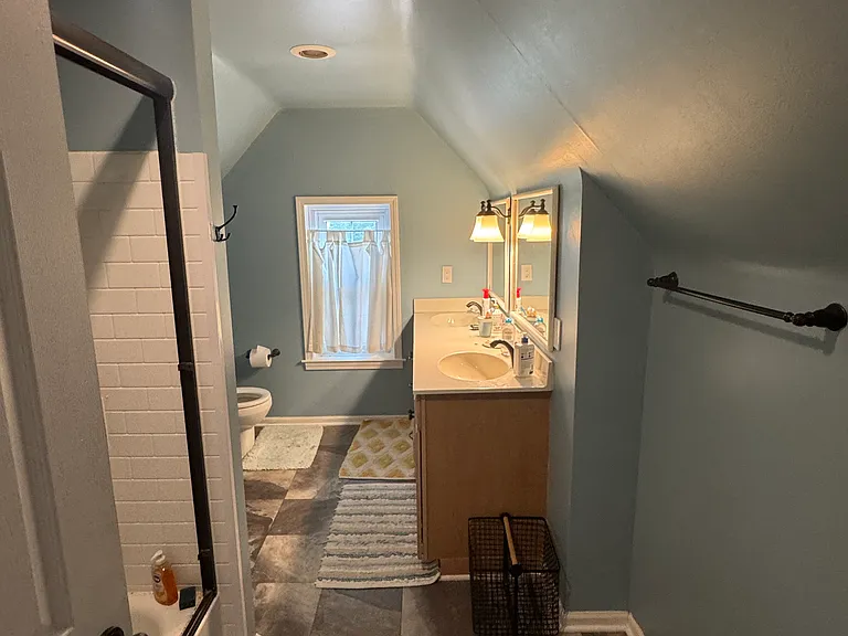 1642 Oxford Rd — Photo 11