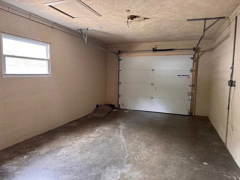 453 Foster St — Photo 22