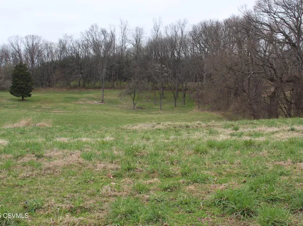 221 Schoolhouse Rd, Milton, PA 17847