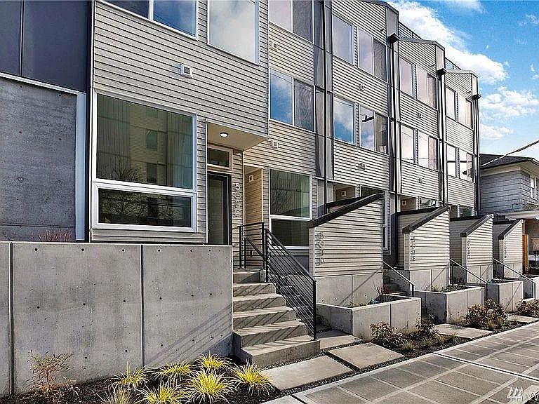 503 NE 72nd St — Photo 11