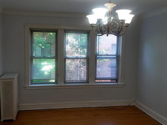 5th image of 6139 N Francisco Ave APT 2S