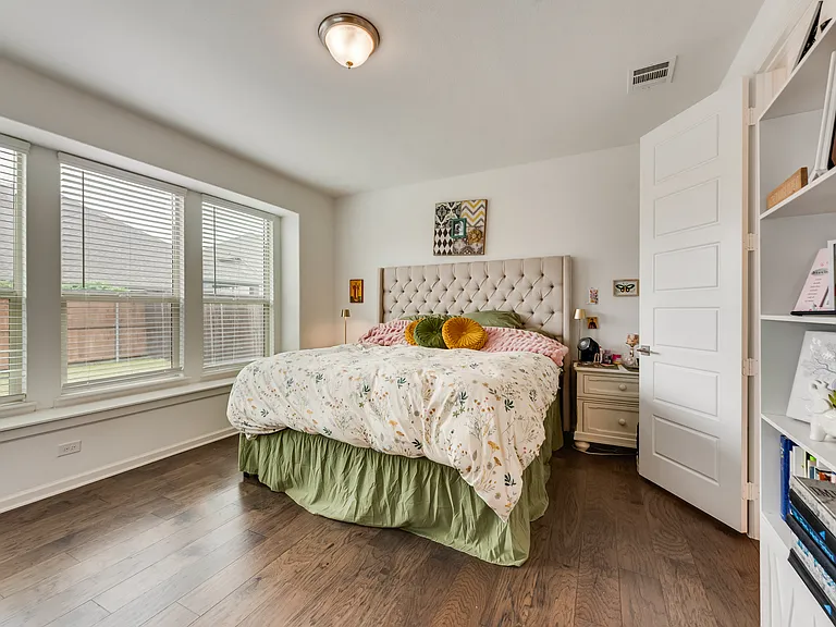 408 Remington Rd — Photo 10