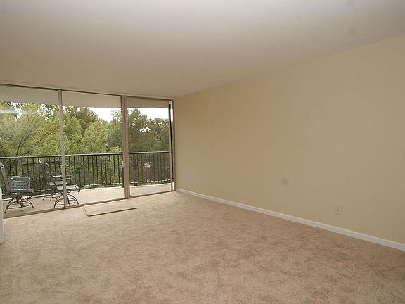 3rd image of 3333 University Blvd W APT 508