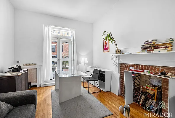 Rented by Mirador Real Estate | media 9