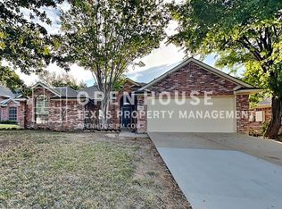 2700 Zachary Dr, Corinth, TX 76210