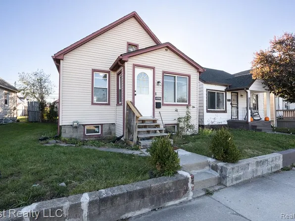 18765 Riverview St, Riverview, MI 48193