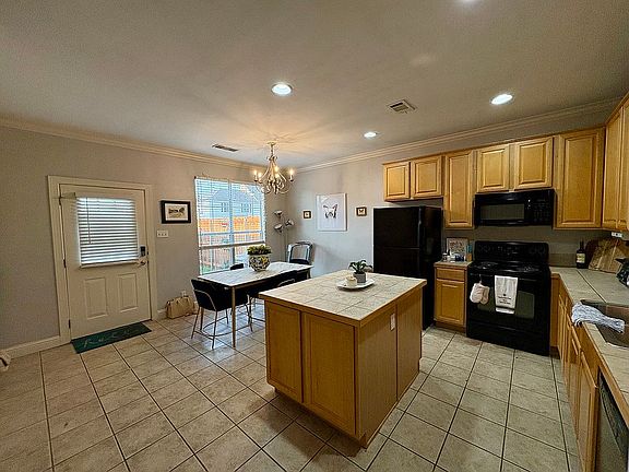Dining Room/Kitchen 2