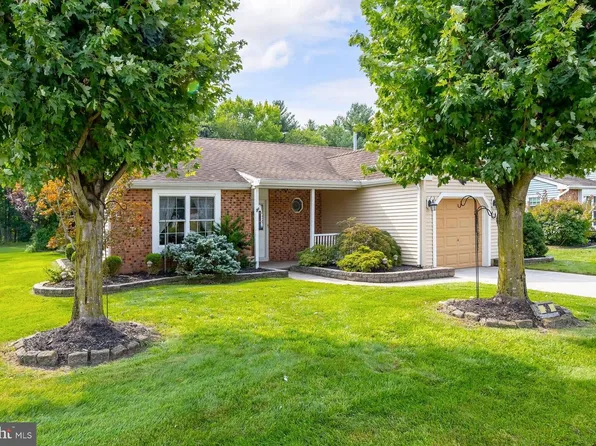 39 Knollwood Dr, Deptford, NJ 08096