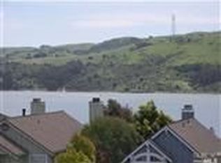 27 Marina Ridge Ct, Vallejo, CA 94591