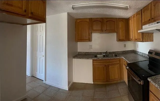 2 bed, 1.5 bath, 1000 sqft, $1,090 — Photo 4